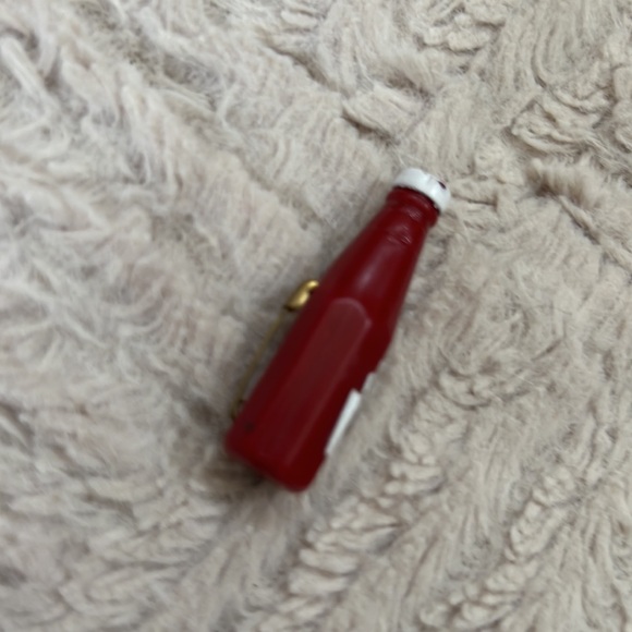 Heinz ketchup miniature bottle pin - Picture 8 of 16